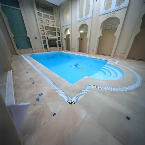مسبح الجناح الأزرق B002